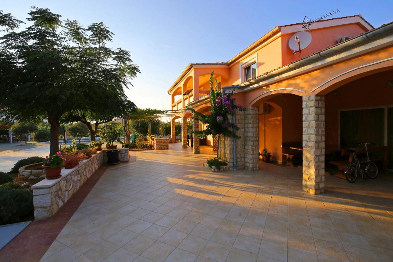 Apartments Nikaia Вир Экстерьер фото